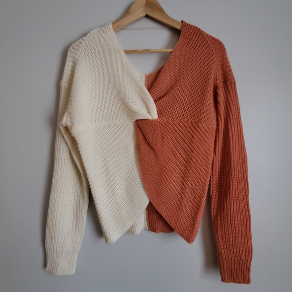 Twist Front Color Block Reversable Knit Sweater - Picture 2 of 12